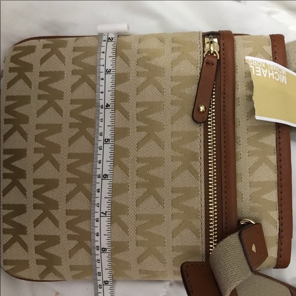 Michael kors crossbody - Picture 6 of 7